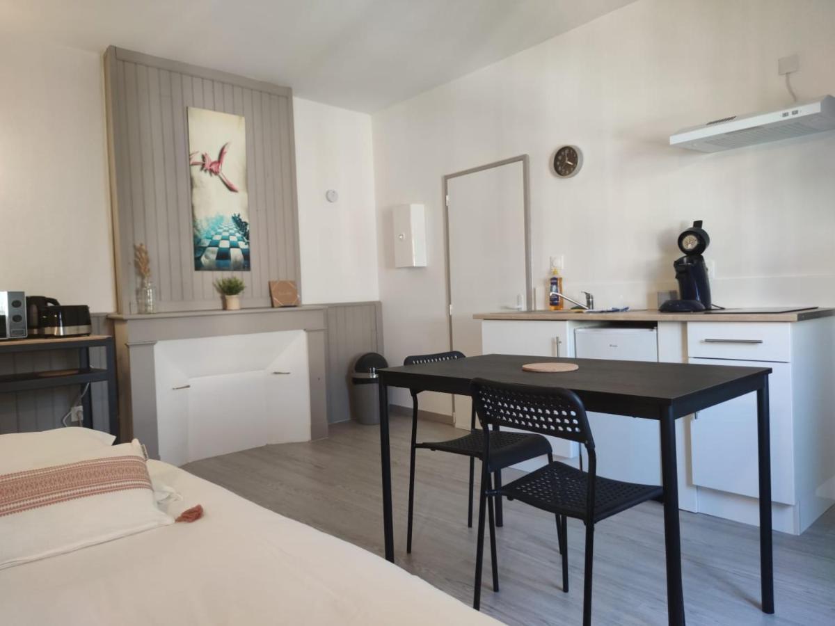 *Les Studios L'Amandine* Perigueux Bagian luar foto